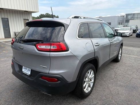 Used 2016 Jeep Cherokee Latitude w/ Safety/Convenience Group AWD/4WD image 8