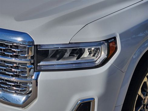 Used 2023 GMC Acadia Denali image 8