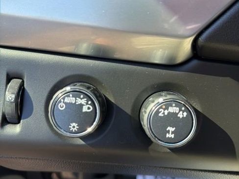 Used 2018 Chevrolet Tahoe LT image 18