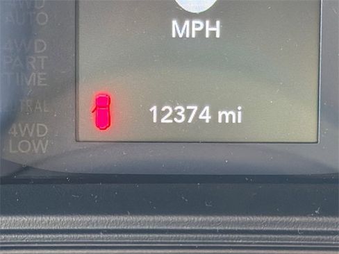 Used 2025 Jeep Wrangler Sport image 28