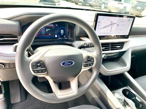 Used 2026 Ford Explorer Active RWD image 32