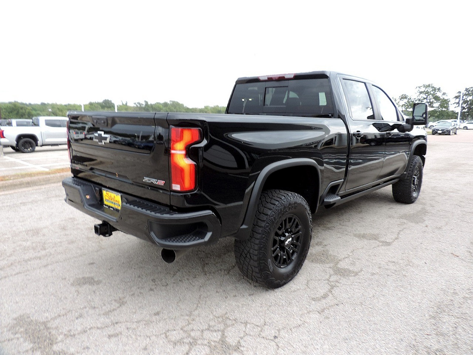 Certified 2026 Chevrolet Silverado 2500 ZR2 w/ LPO, Dark Essentials Package AWD/4WD image 5