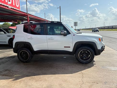 Used 2016 Jeep Renegade Trailhawk AWD/4WD image 8