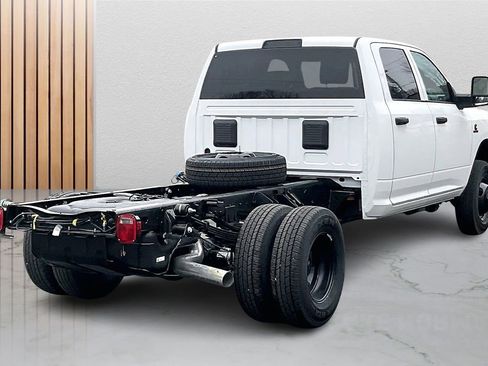New 2026 RAM 3500 Tradesman AWD/4WD image 9