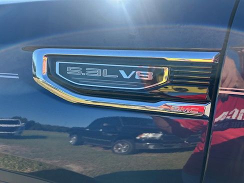 Used 2023 GMC Sierra 1500 SLT w/ SLT Premium Package image 7