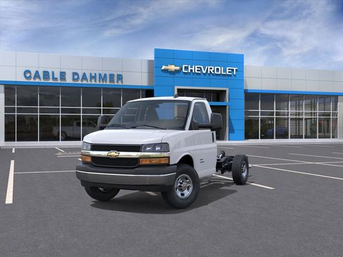 New 2025 Chevrolet Express 3500 w/ Power Convenience Package RWD image 8