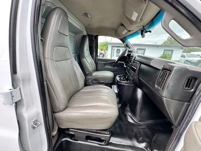Used 2016 Chevrolet Express 2500 RWD image 21