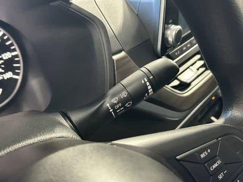 Used 2023 Nissan Altima 2.5 SV image 18