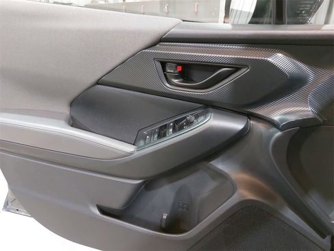 Used 2024 Subaru Crosstrek 2.0i Premium image 25