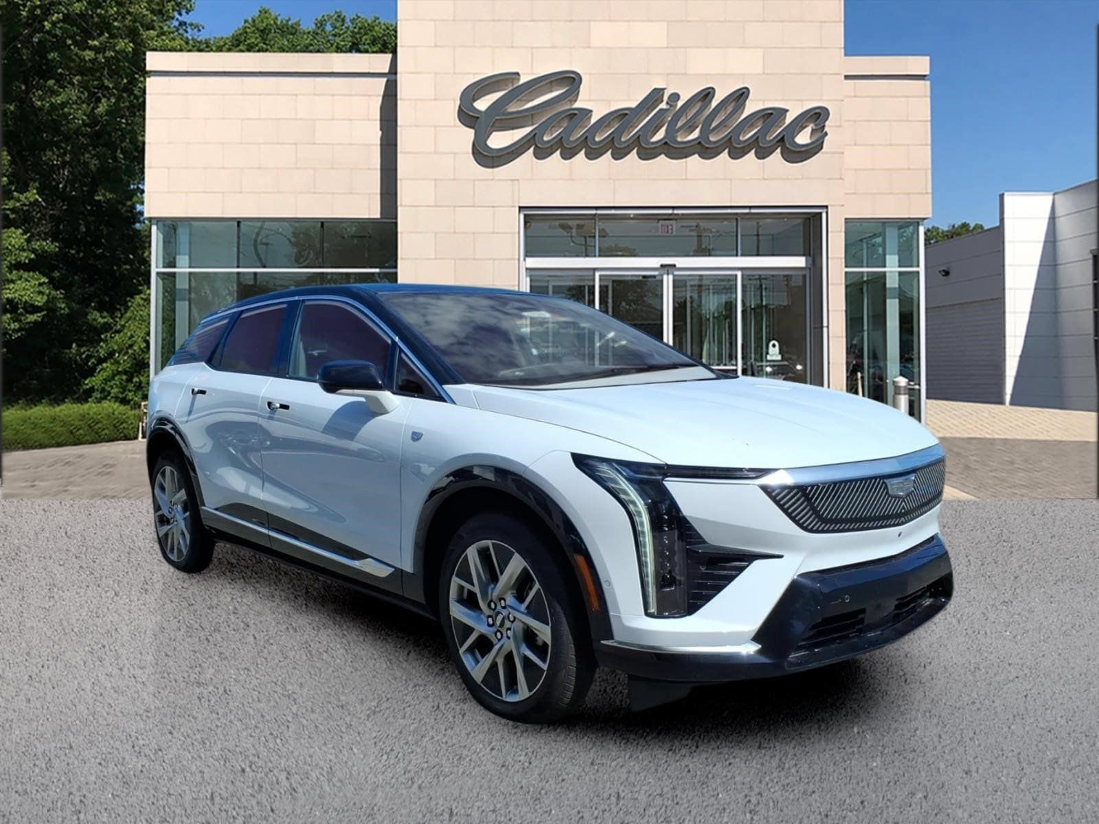 New 2027 Cadillac Optiq Luxury w/ LPO, Floor Liner Package AWD/4WD image 7