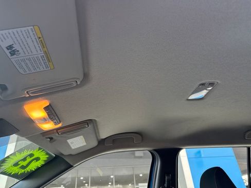 Used 2023 Nissan Kicks SR image 25