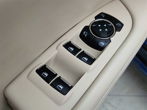 Used 2017 Lincoln MKZ Select w/ Select Plus Package image 19