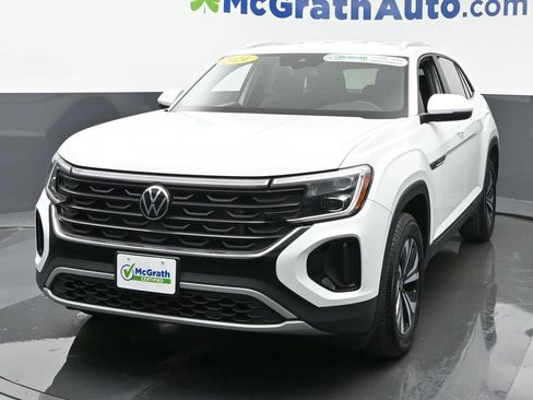 Used 2024 Volkswagen Atlas Cross Sport SE image 5