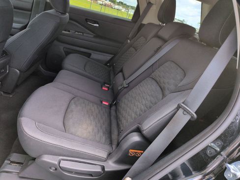 Used 2022 Nissan Pathfinder SV FWD image 29
