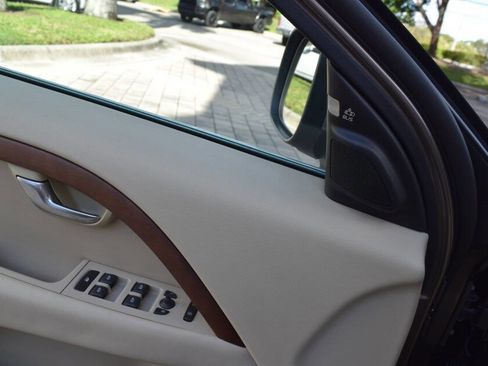 Used 2011 Volvo XC70 3.2 w/ Premium Pkg image 69