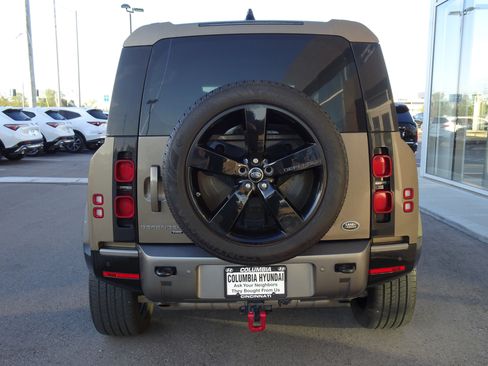 Used 2021 Land Rover Defender 110 X-Dynamic HSE image 4