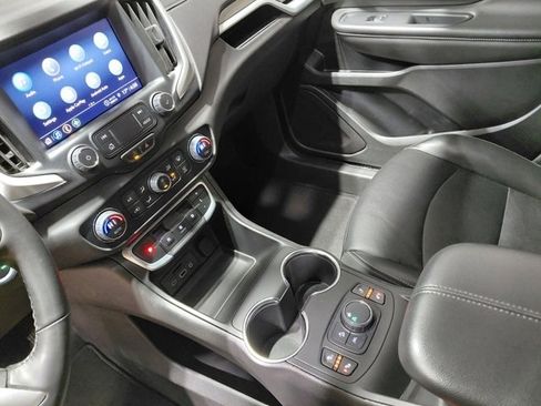 Certified 2024 GMC Terrain SLT image 26