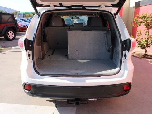 Used 2015 Toyota Highlander Plus AWD/4WD image 6