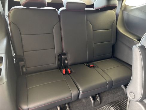 New 2026 Chevrolet Traverse RS w/ LPO, Floor Liner Package FWD image 22