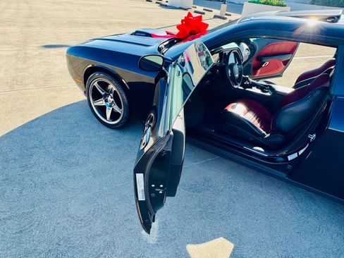 Used 2016 Dodge Challenger R/T Plus image 49