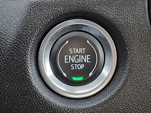 Used 2023 Chevrolet Colorado Trail Boss w/ Technology Package image 17