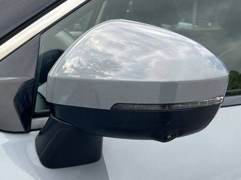 Certified 2022 Nissan Rogue Platinum w/ Head-Up Display Package image 34