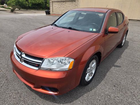 Used 2012 Dodge Avenger SXT w/ Cold Weather Group FWD image 3
