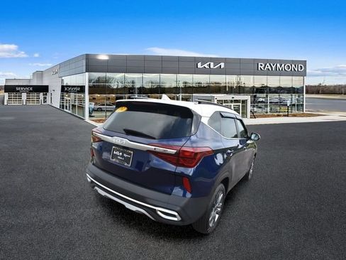Used 2023 Kia Seltos S w/ Navigation Package AWD/4WD image 3