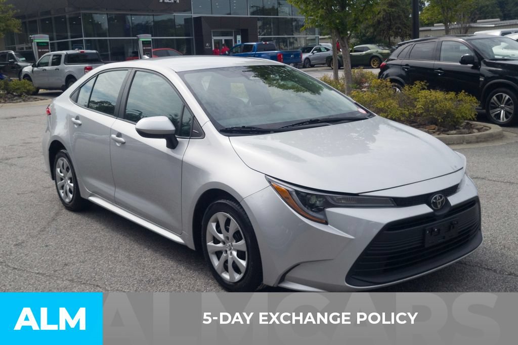 Used 2024 Toyota Corolla LE FWD image 3