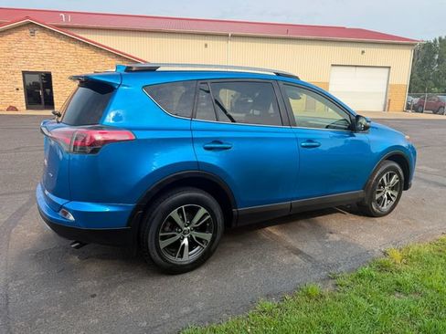 Used 2018 Toyota RAV4 XLE w/ Plus Extra Value Package AWD/4WD image 4