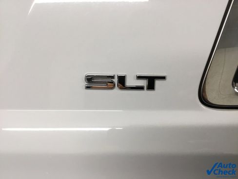 Used 2017 GMC Yukon SLT image 16