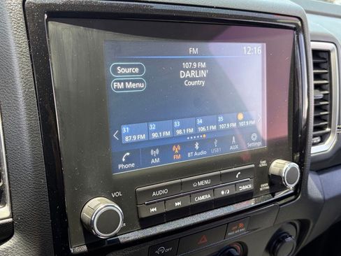 Used 2023 Nissan Frontier SV w/ Technology Package RWD image 9