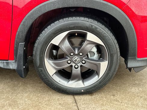 Used 2018 Honda HR-V EX image 10