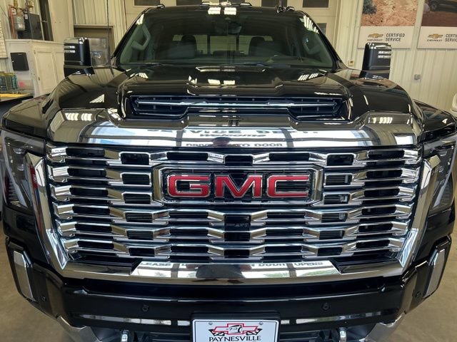 Used 2024 GMC Sierra 3500 Denali w/ Denali Reserve Package AWD/4WD image 3