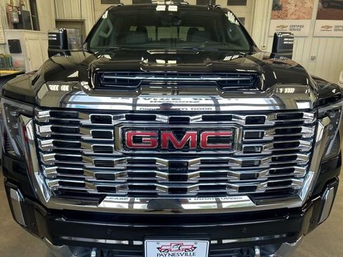 Used 2024 GMC Sierra 3500 Denali w/ Denali Reserve Package image 3