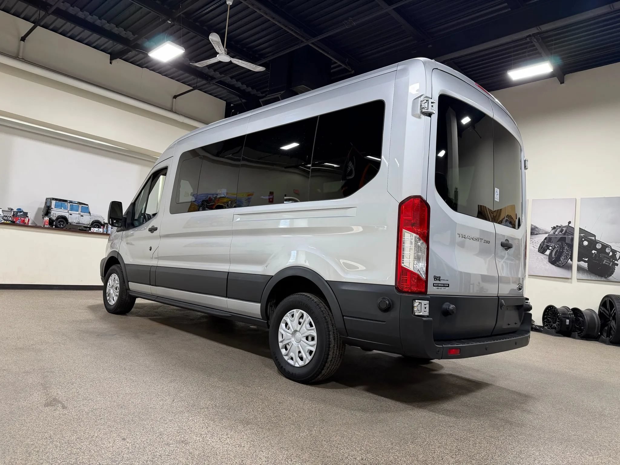 Used 2015 Ford Transit 250 148 Medium Roof RWD image 8