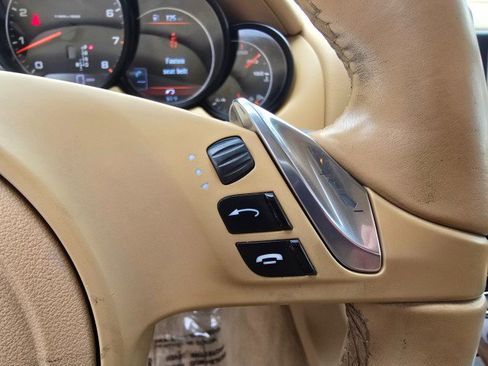 Used 2013 Porsche Cayenne image 23