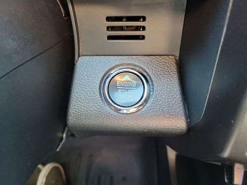 Used 2021 Ford Expedition Limited AWD/4WD image 32