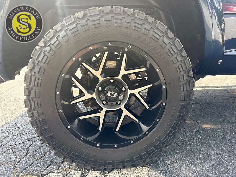 Used 2020 RAM 1500 Classic SLT AWD/4WD image 8