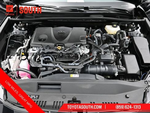 Used 2025 Toyota Camry XLE image 35