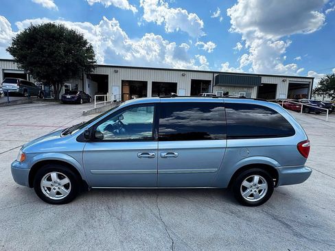 Used 2006 Dodge Grand Caravan SXT FWD image 6