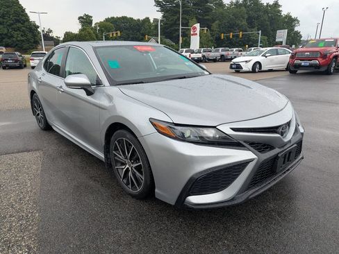 Used 2023 Toyota Camry SE w/ Cold Weather Package AWD/4WD image 8