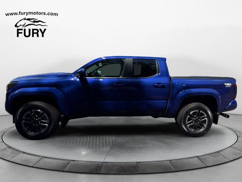 Used 2025 Toyota Tacoma TRD Sport AWD/4WD image 7