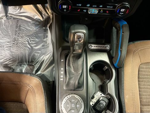Used 2023 Ford Bronco Outer Banks AWD/4WD image 16