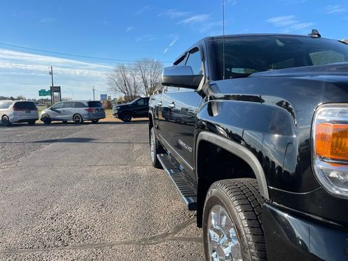 Used 2016 GMC Sierra 2500 Denali w/ Duramax Plus Package AWD/4WD image 15