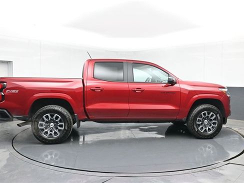 Used 2025 Chevrolet Colorado Z71 image 15