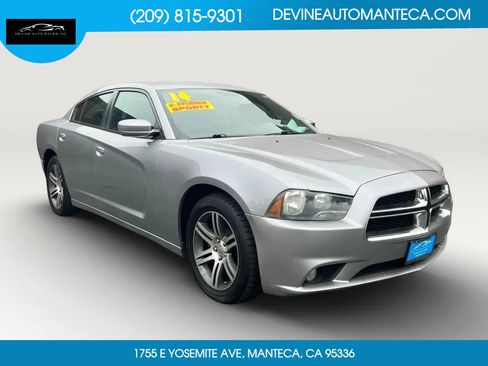 Used 2014 Dodge Charger SXT image 1
