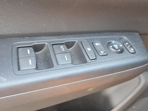 Used 2024 Honda CR-V LX image 18