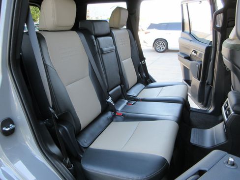 Used 2026 Lexus GX 550 AWD/4WD image 20