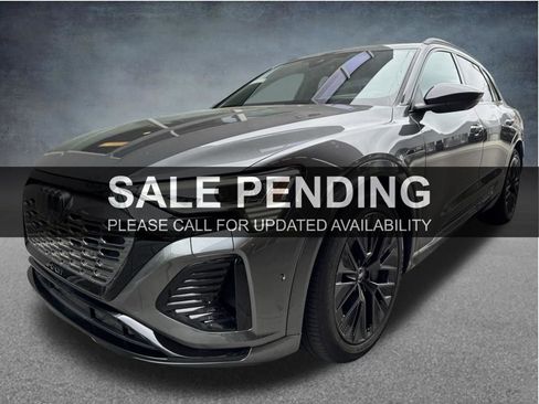 Used 2024 Audi Q8 e-tron Prestige w/ Prestige Package AWD/4WD image 2